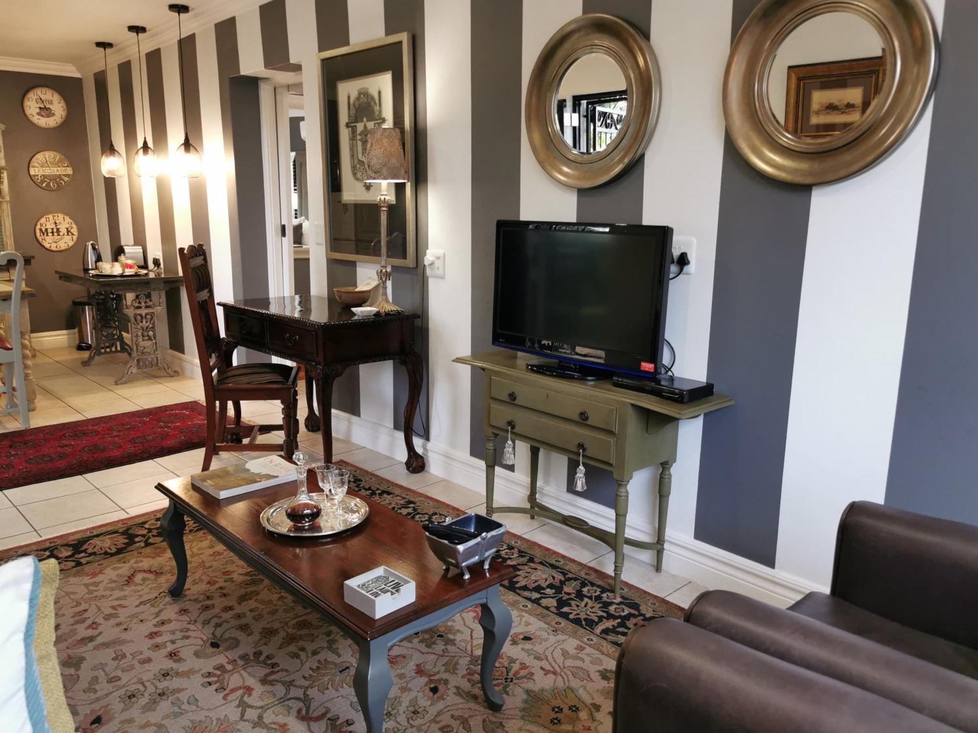 At 98 On Lynburn Guest House Pretoria-Noord Zimmer foto
