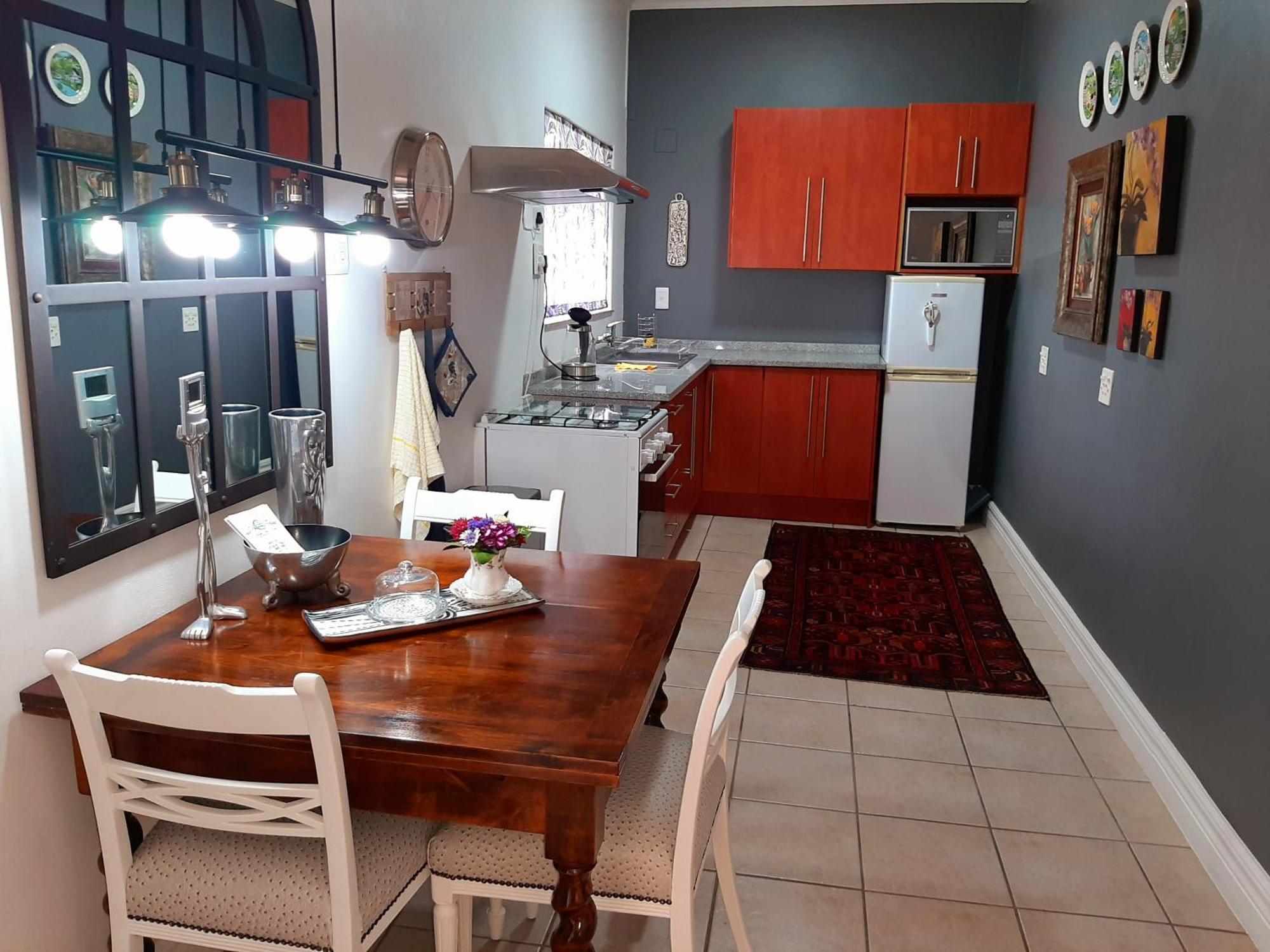 At 98 On Lynburn Guest House Pretoria-Noord Zimmer foto